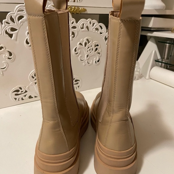 CAPE ROBBIN booties
square round toe
snow booties
platform
lug - Picture 9 of 14